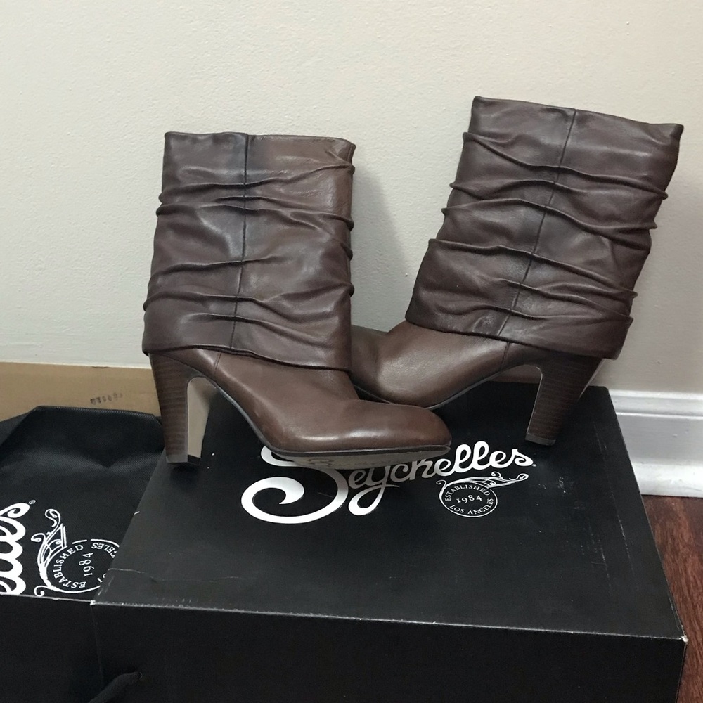 Seychelles brown leather boots 6.5 Enigma style